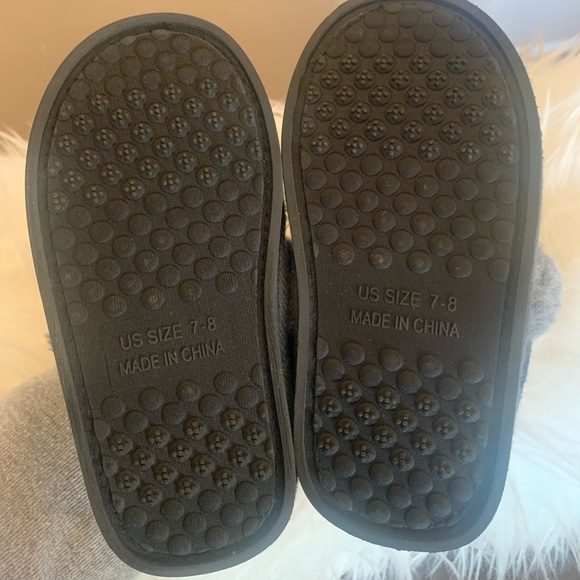 Kids Slippers - Picture 2 of 4